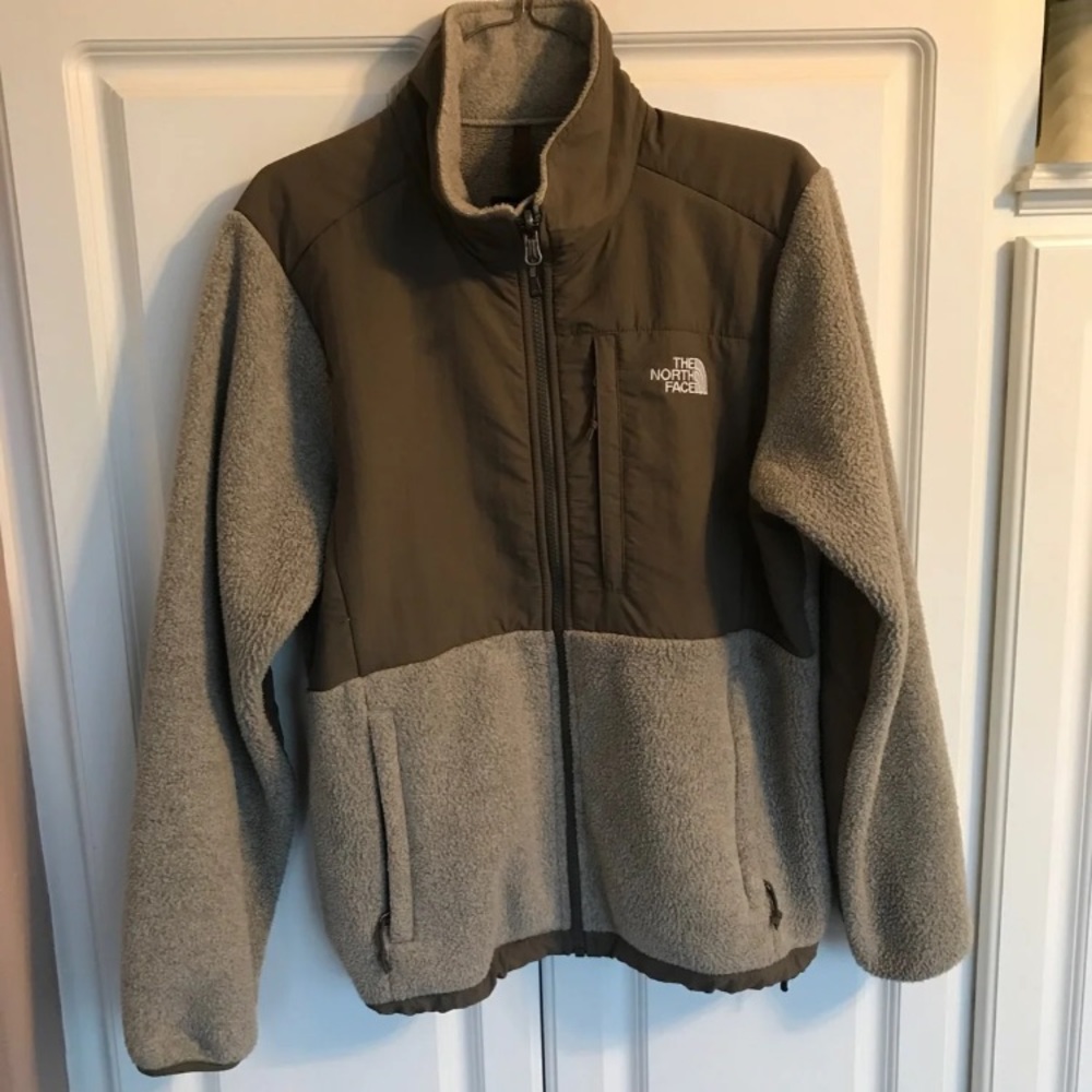 North face like new fleece sweater. Size M.